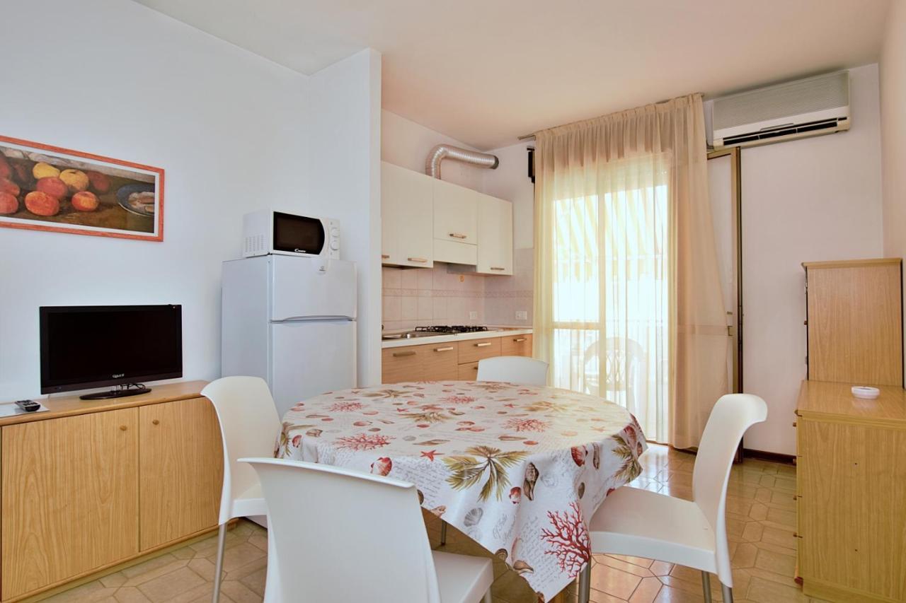 Residenza Canova Lignano Sabbiadoro Kültér fotó