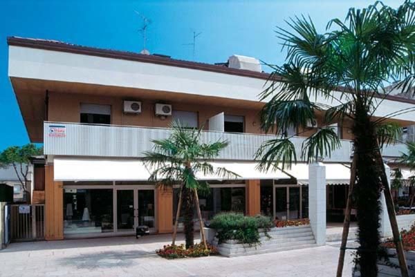 Residenza Canova Lignano Sabbiadoro Kültér fotó