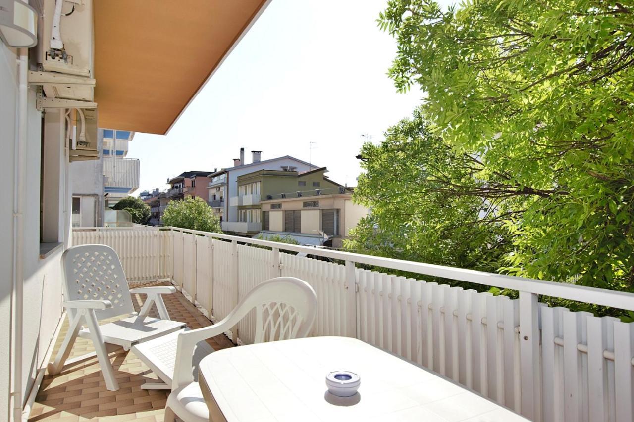 Residenza Canova Lignano Sabbiadoro Kültér fotó