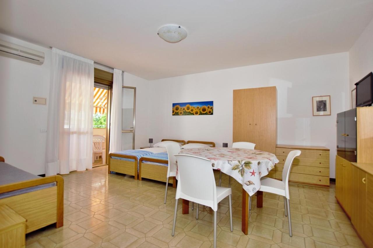 Residenza Canova Lignano Sabbiadoro Kültér fotó