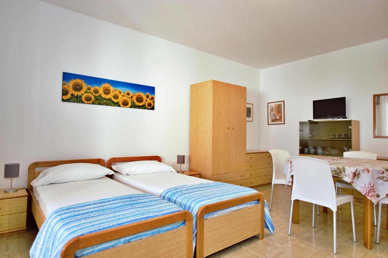 Residenza Canova Lignano Sabbiadoro Kültér fotó